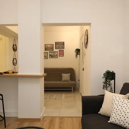 Cozy City Retreat - Greecing *