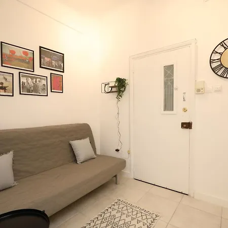 Cozy City Retreat - Greecing *